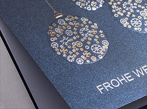 Detail der Folienprägungen – vergrößerte Abbildung Detail der Folienprägungen